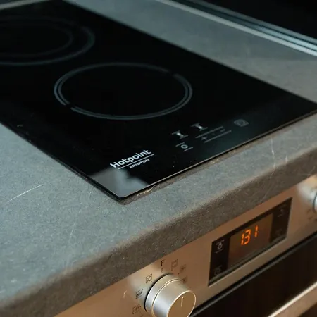 Host2u Highland Hideaway *