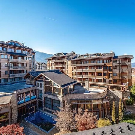 Апартаменты Host2u Highland Hideaway