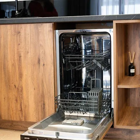 Host2u Highland Hideaway * Банско