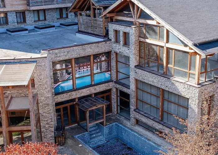 Host2u Highland Hideaway *