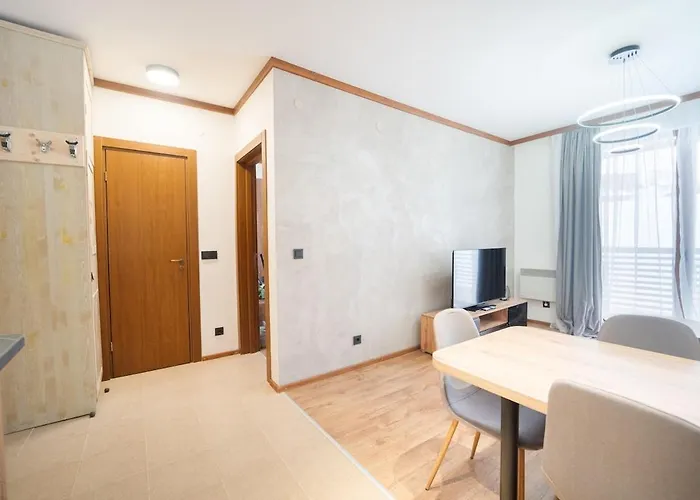 Host2u Highland Hideaway